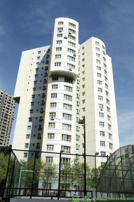 南門國(guó)際城F1高層住宅樓（新疆建筑工程天山獎(jiǎng)、江蘇省省外“揚(yáng)子杯”）